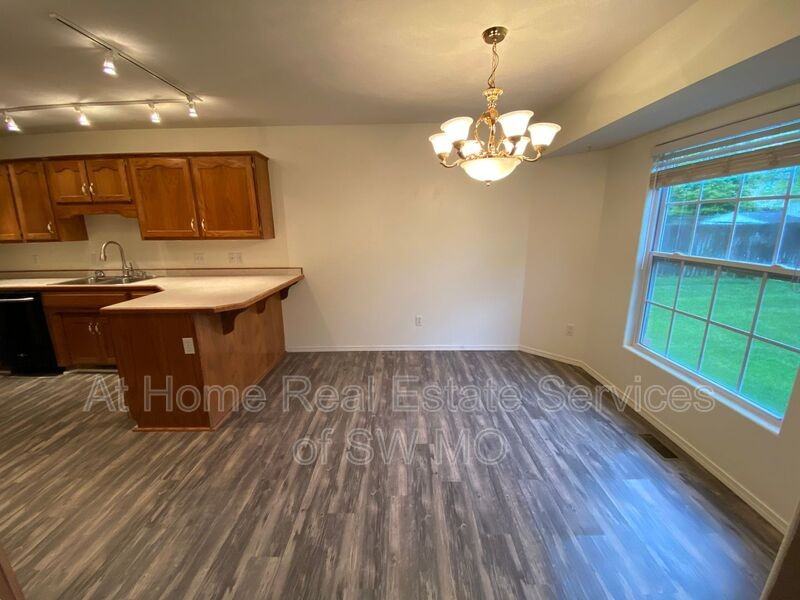 3916 S El Amber Ave - Photo 4 of 18