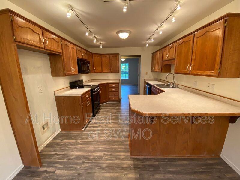 3916 S El Amber Ave - Photo 5 of 18