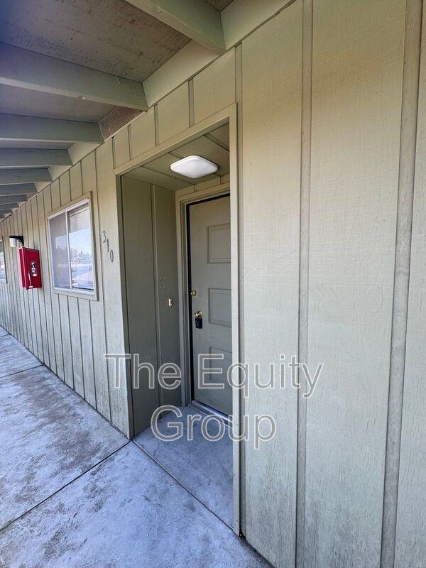 310 N Westfield St - Photo 2 of 19