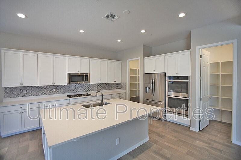30104 N 116th Ln - Photo 7 of 34