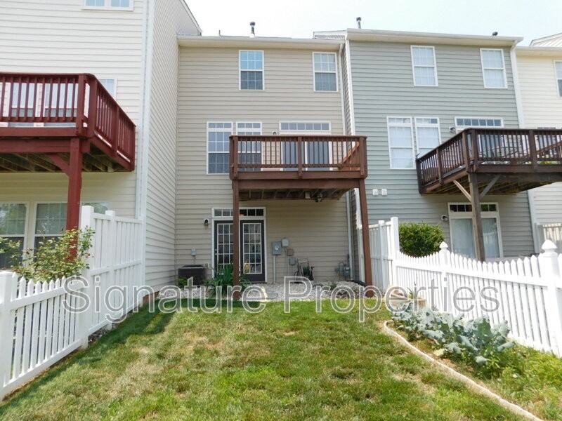 8197 Belton Cir - Photo 4 of 44