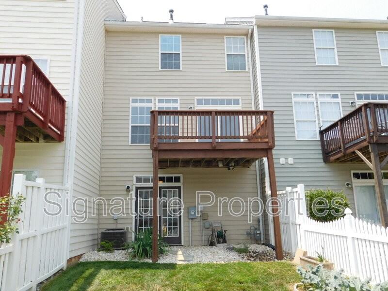 8197 Belton Cir - Photo 5 of 44