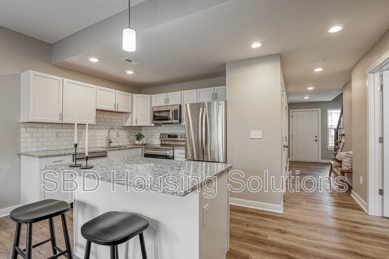 2905 S Harvard Ave #C - Photo 2 of 10