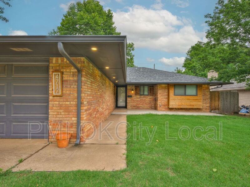 4717 Nw 57th St - Photo 3 of 39