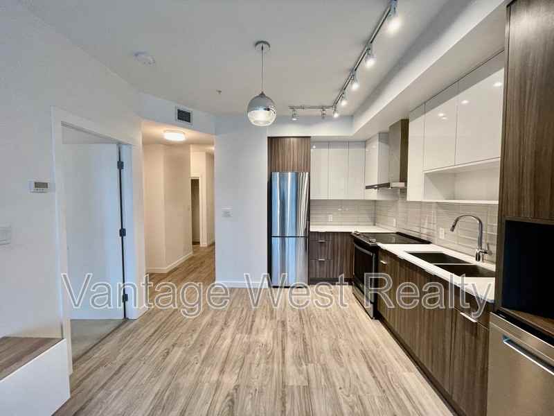 1700 Chapman Pl - Photo 3 of 25