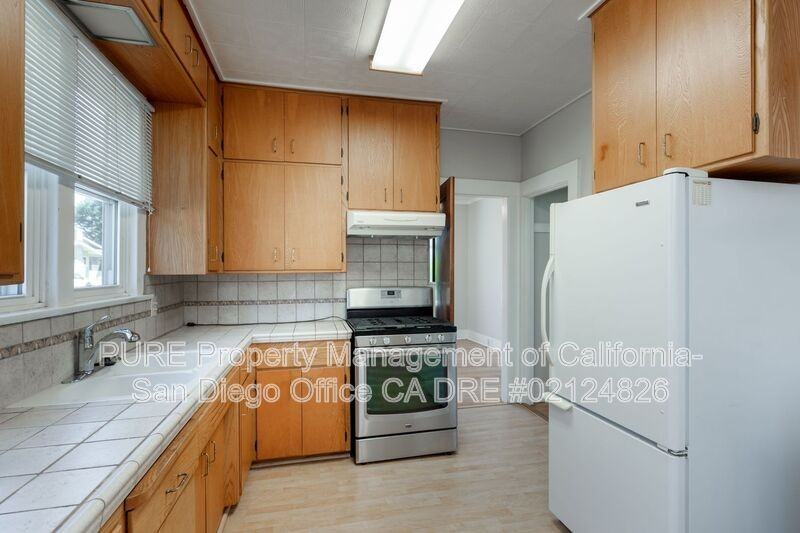 3354 Granada Ave - Photo 3 of 31