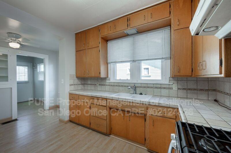 3354 Granada Ave - Photo 5 of 31