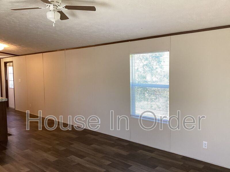 109 Shamrock Park Dr - Photo 6 of 16