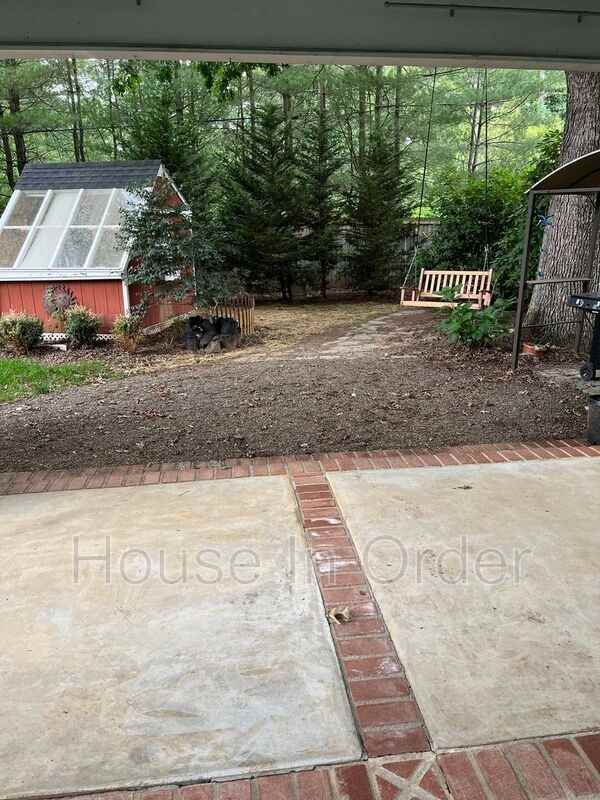 8 Oakwilde Dr - Photo 3 of 15