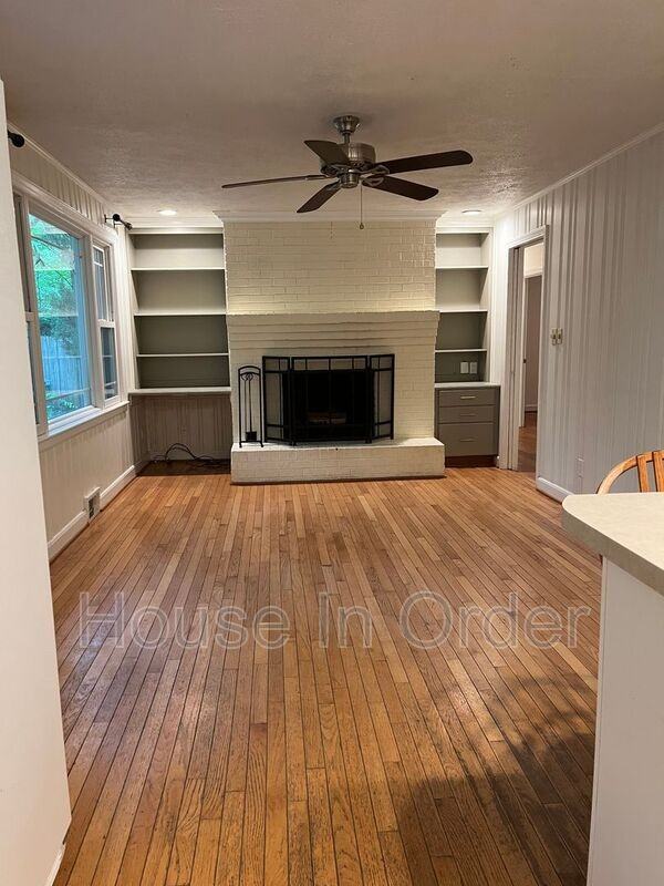 8 Oakwilde Dr - Photo 4 of 15