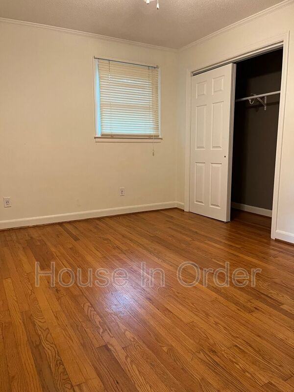 8 Oakwilde Dr - Photo 7 of 15