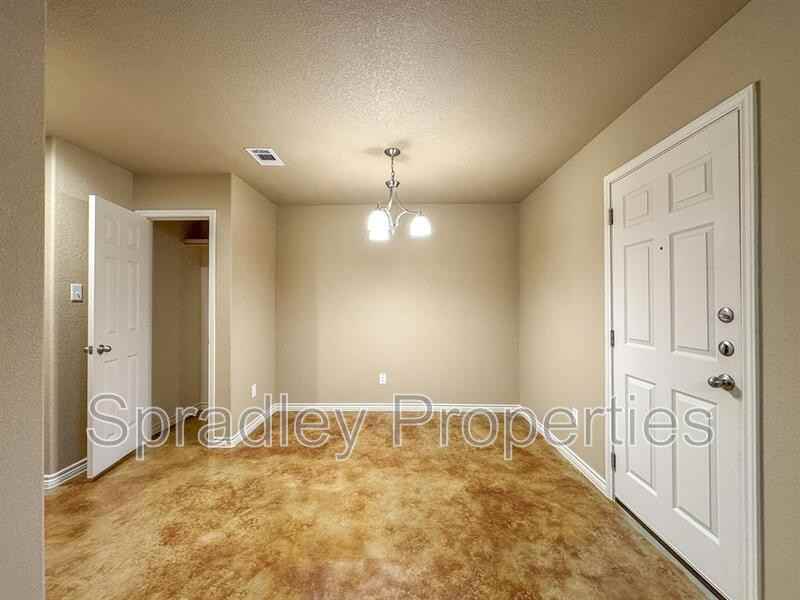 1051 Mason Dr Apt B - Photo 6 of 20