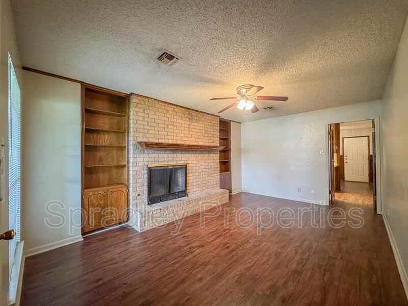 3717W Ivanhoe Dr - Photo 2 of 15