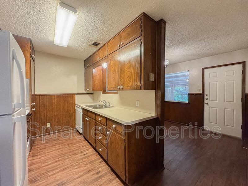 3717W Ivanhoe Dr - Photo 3 of 15