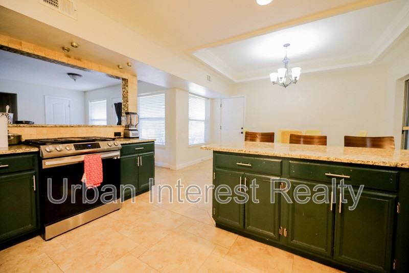 505 Beach Dr - Photo 6 of 21