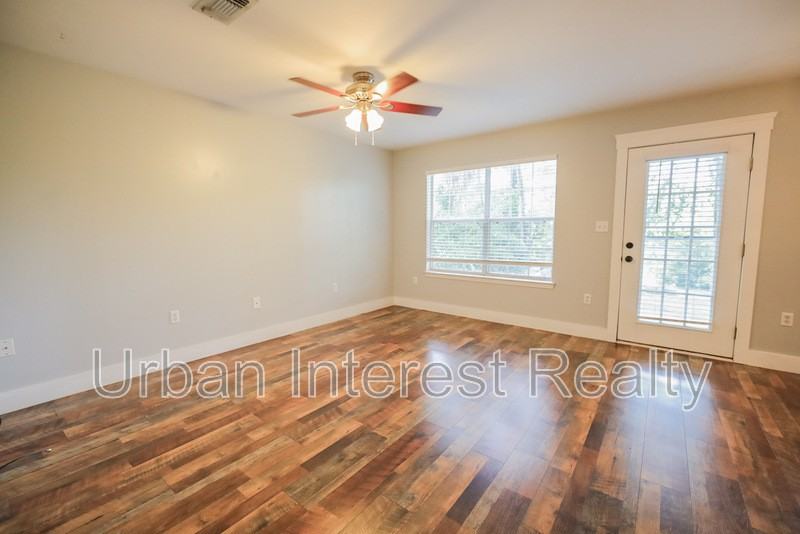 314 Liriope Loop - Photo 4 of 19