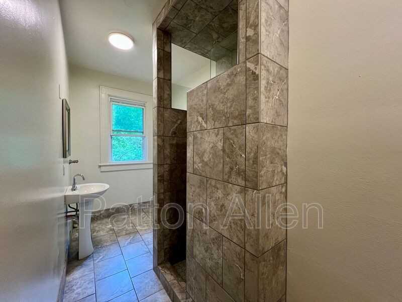 43 Ravenscroft Dr #19 - Photo 7 of 18