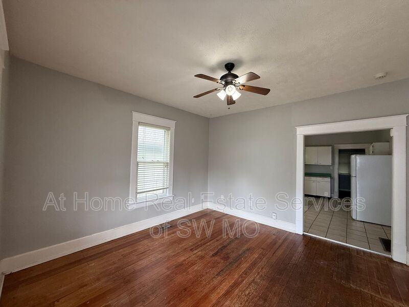 820 S New Ave - Photo 2 of 7