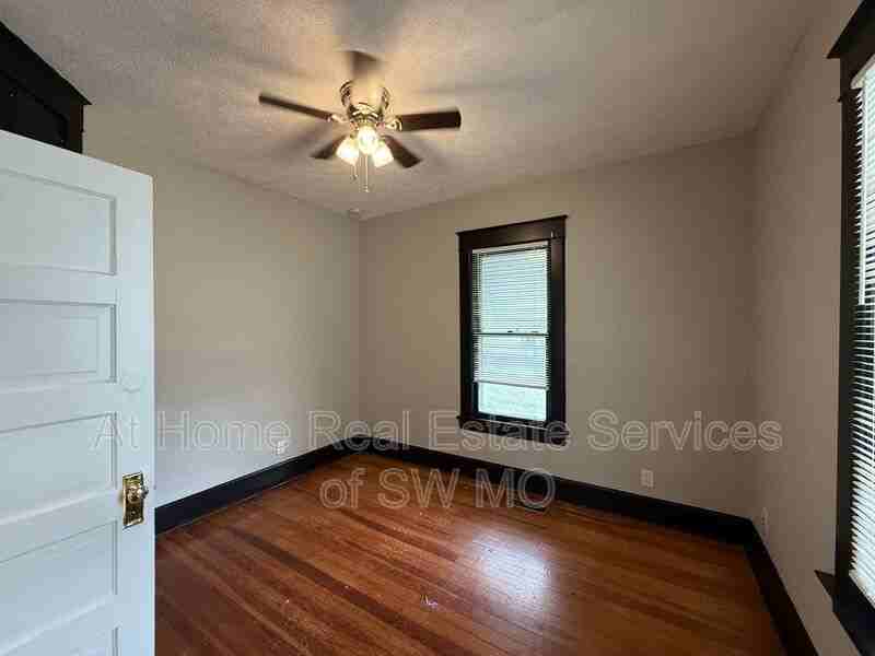 820 S New Ave - Photo 3 of 7