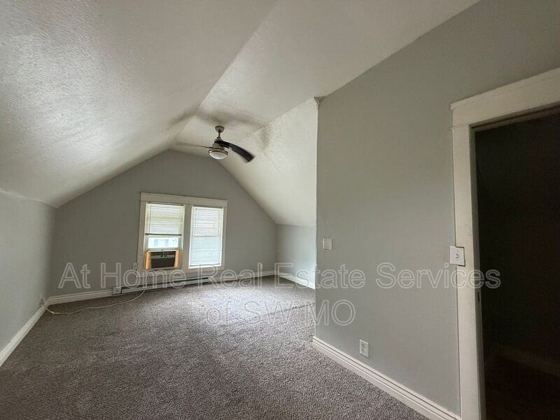 820 S New Ave - Photo 6 of 7