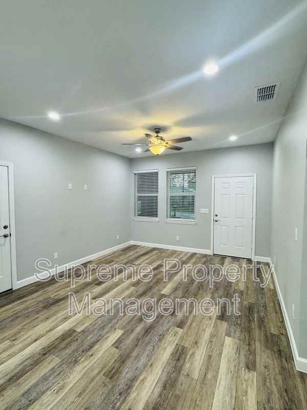 2604 N 29th St - Photo 6 of 19