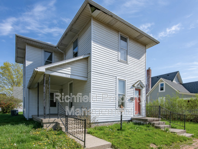 1562 Clinton St - Photo 3 of 11