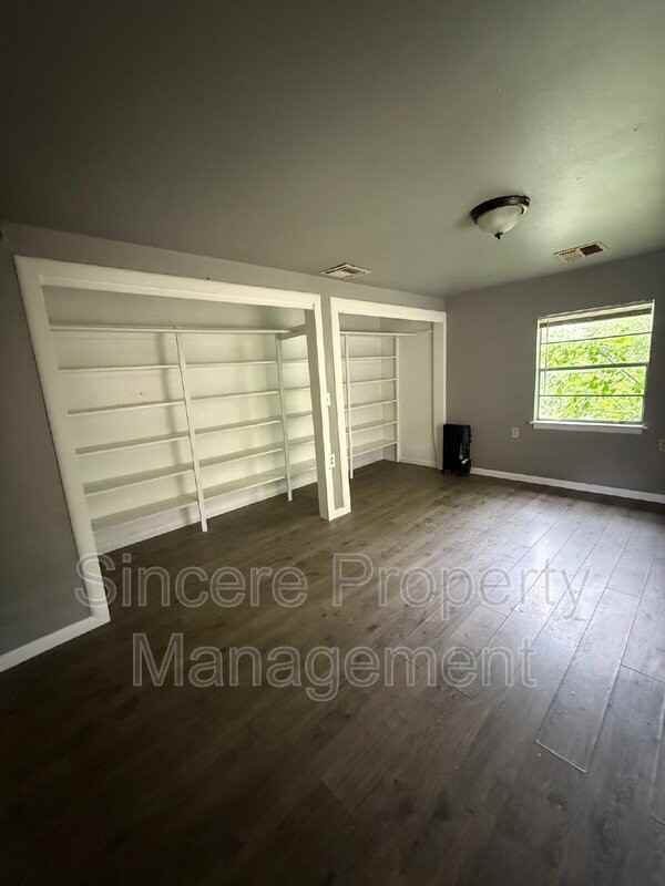 1222 Nw 8th St - Photo 7 of 7