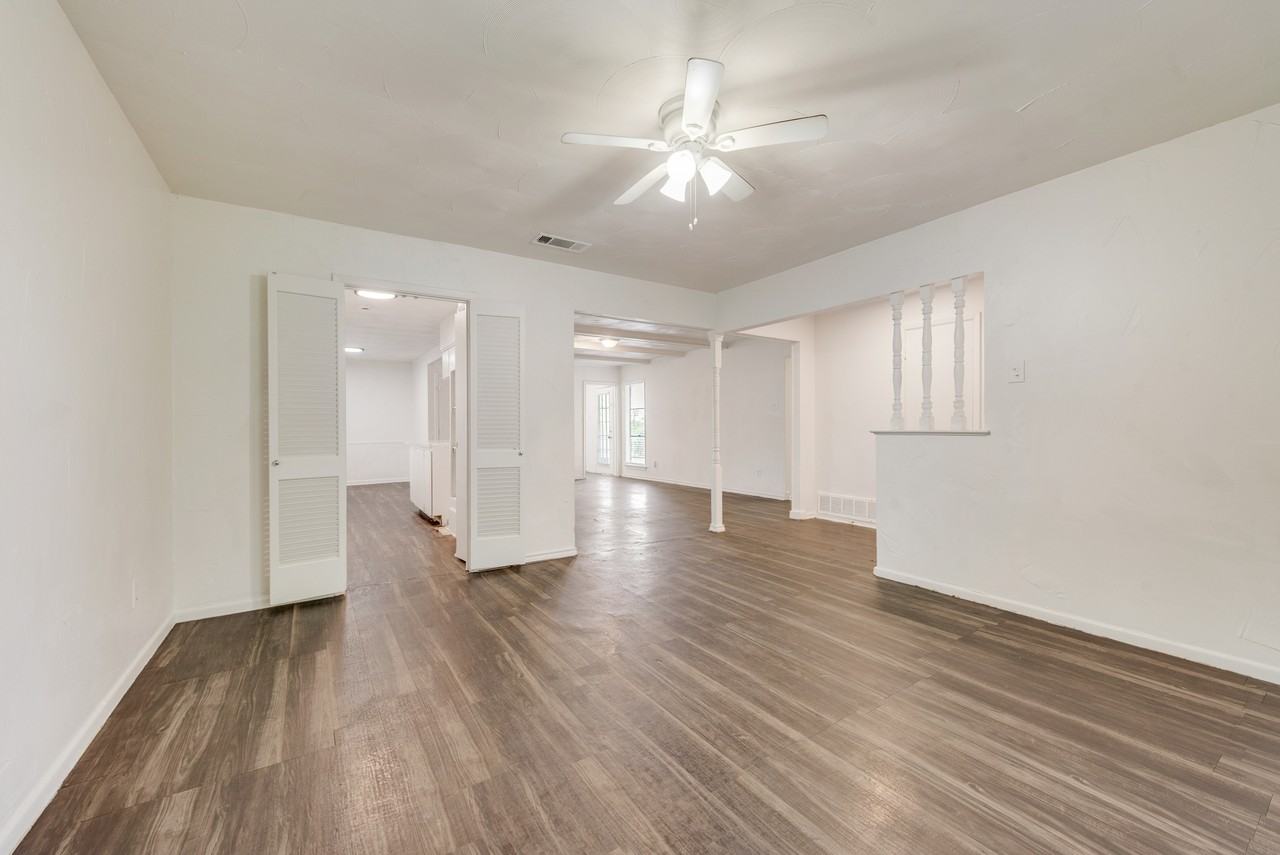 2529 Belhaven Drive - Photo 5 of 18