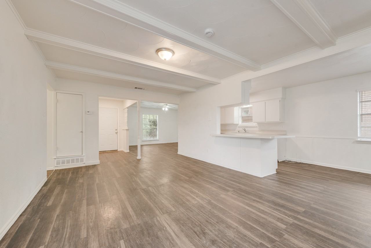 2529 Belhaven Drive - Photo 7 of 18