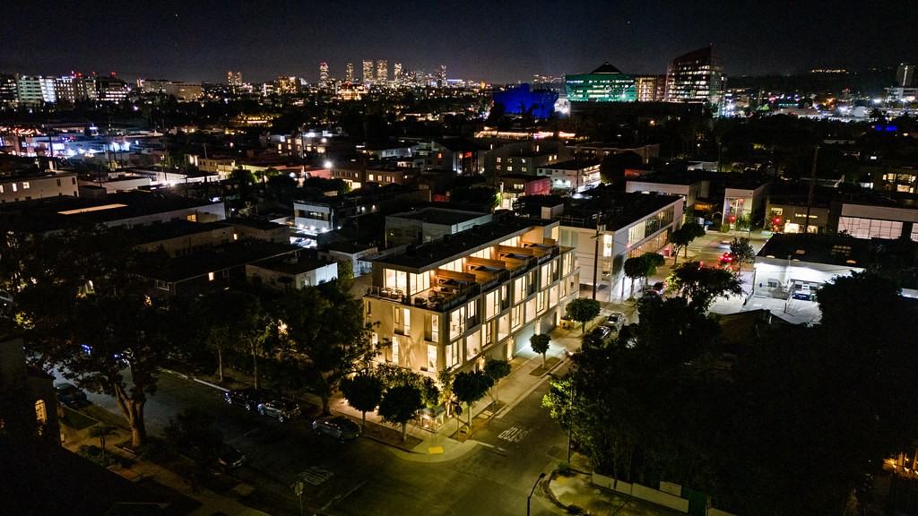 755 N Alfred St - Photo 2 of 4