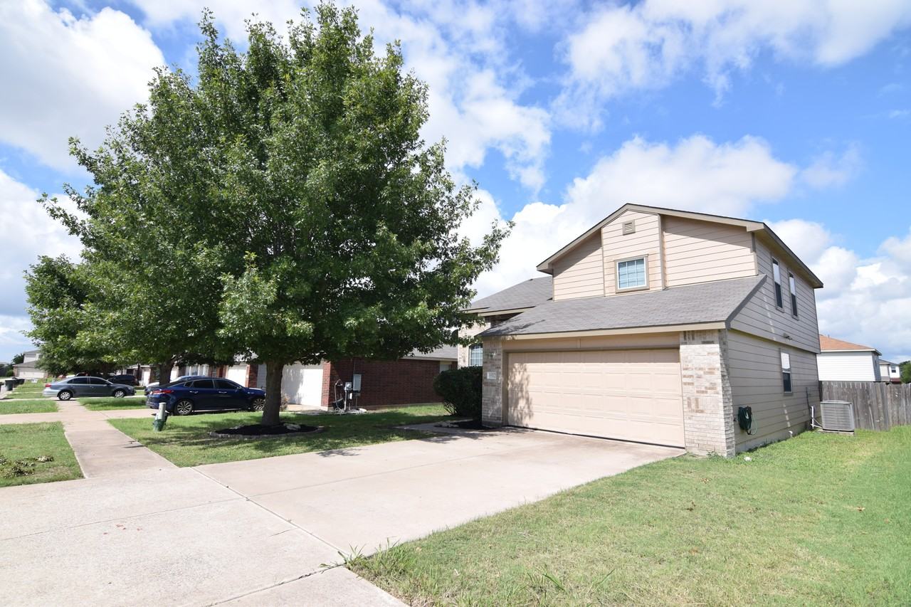 6512 Taree Loop - Photo 2 of 26