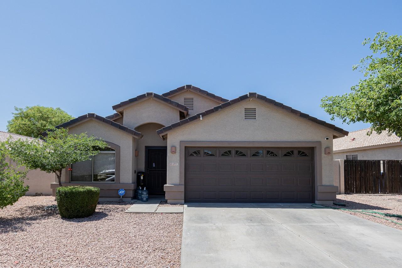 13717 W Solano Dr - Photo 2 of 26