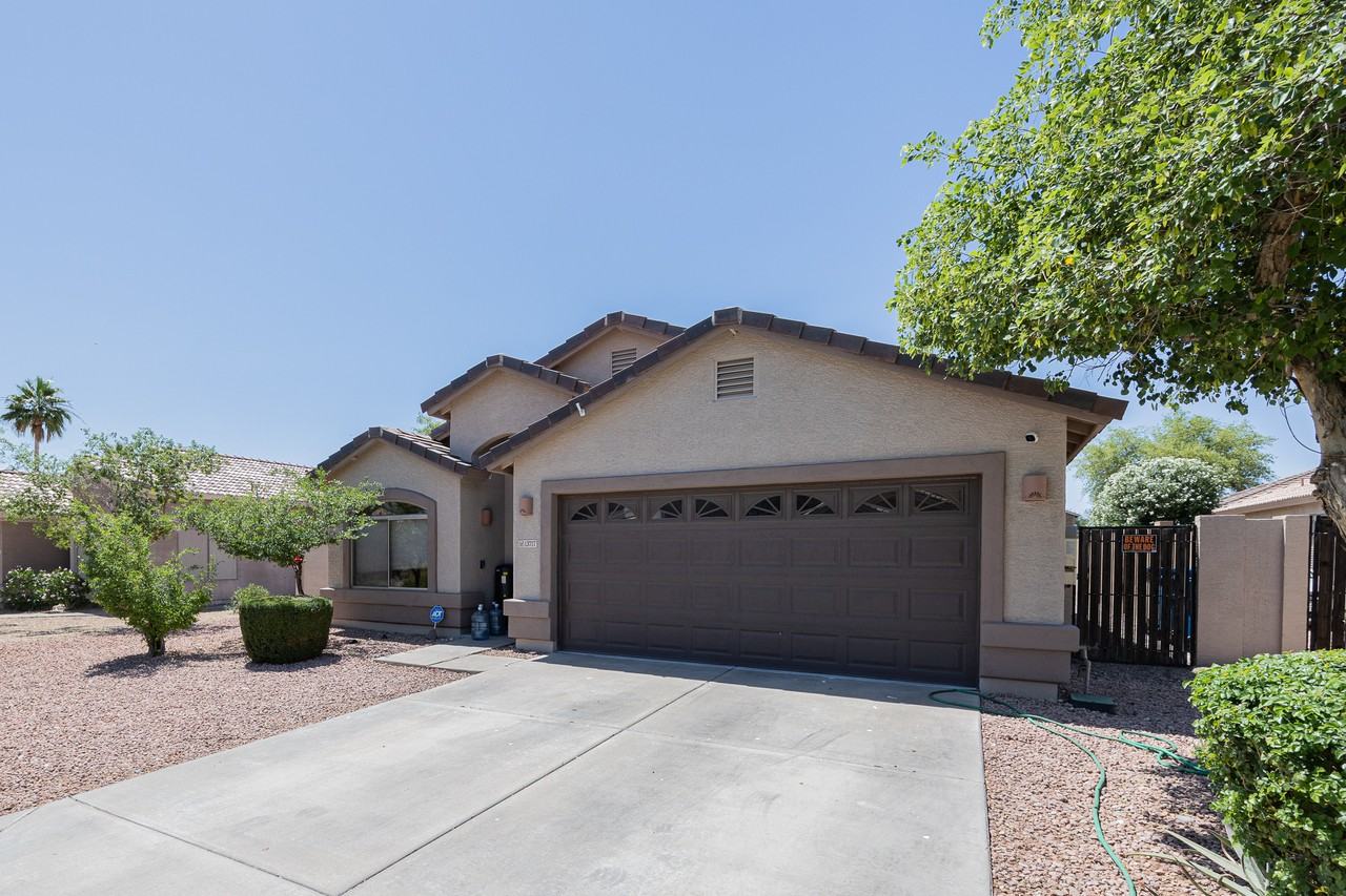 13717 W Solano Dr - Photo 3 of 26