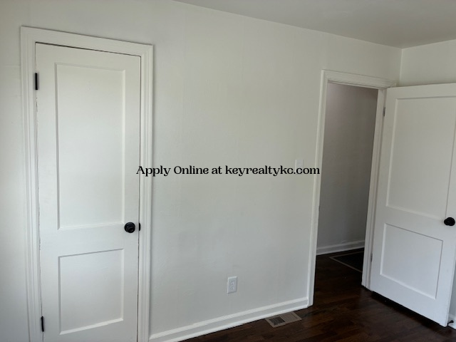 1202 E 81st St - Photo 3 of 24