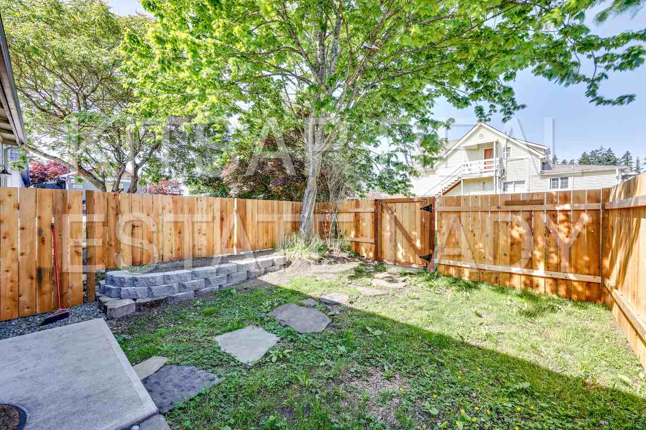 15449 Washington Ave Ne #102 - Photo 2 of 16