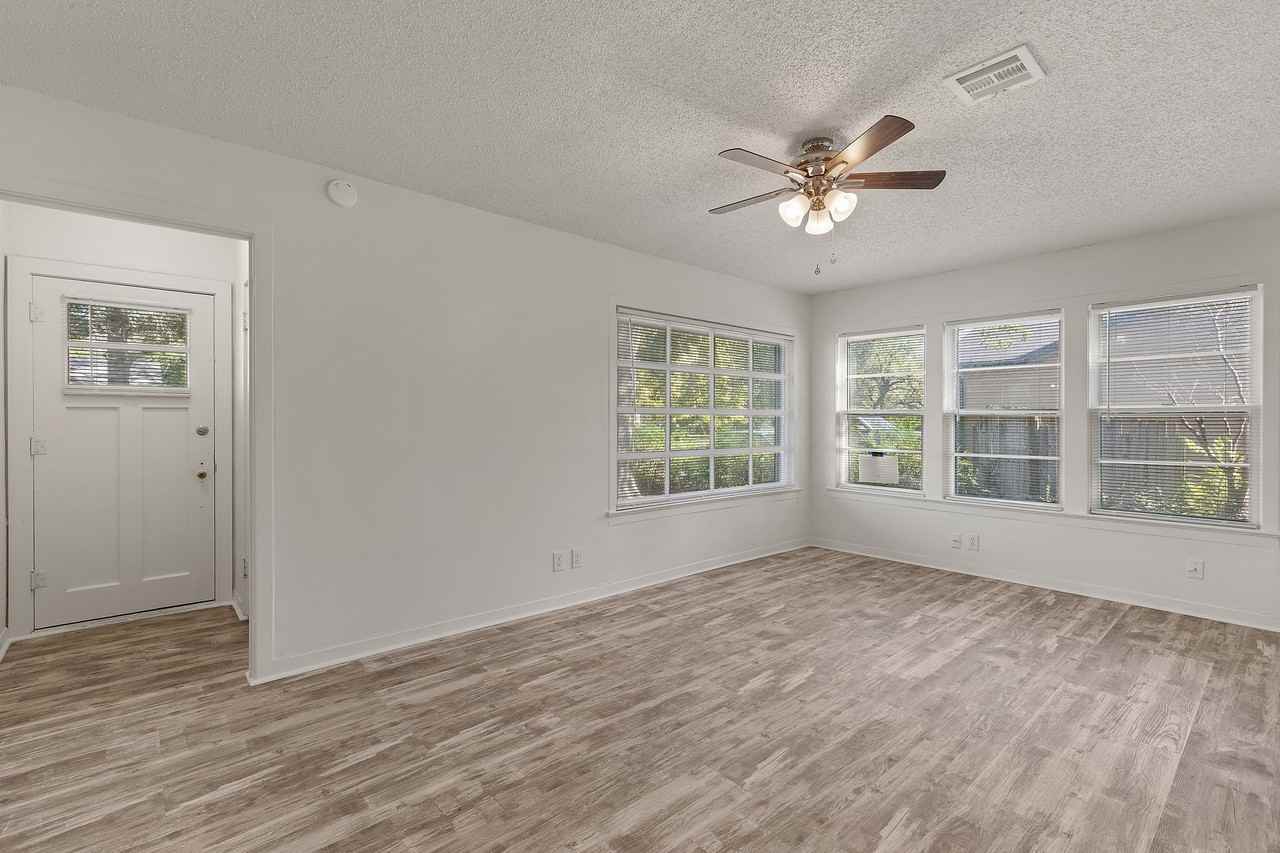 524 S Liberty Ave #NA - Photo 3 of 21