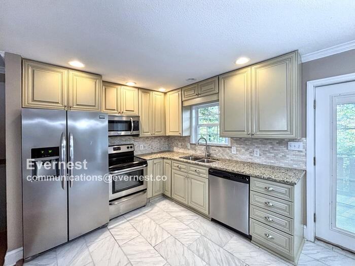 6821 Knollcrest Dr - Photo 2 of 22