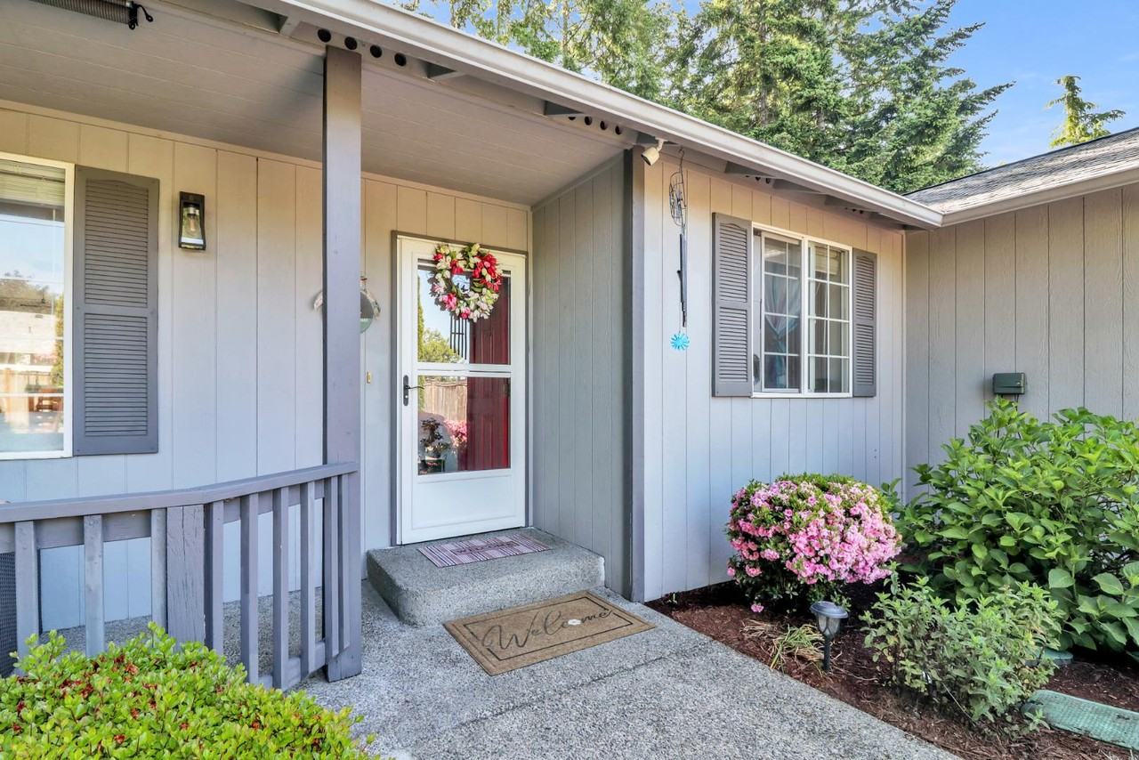 10322 3rd St Se - Photo 3 of 20