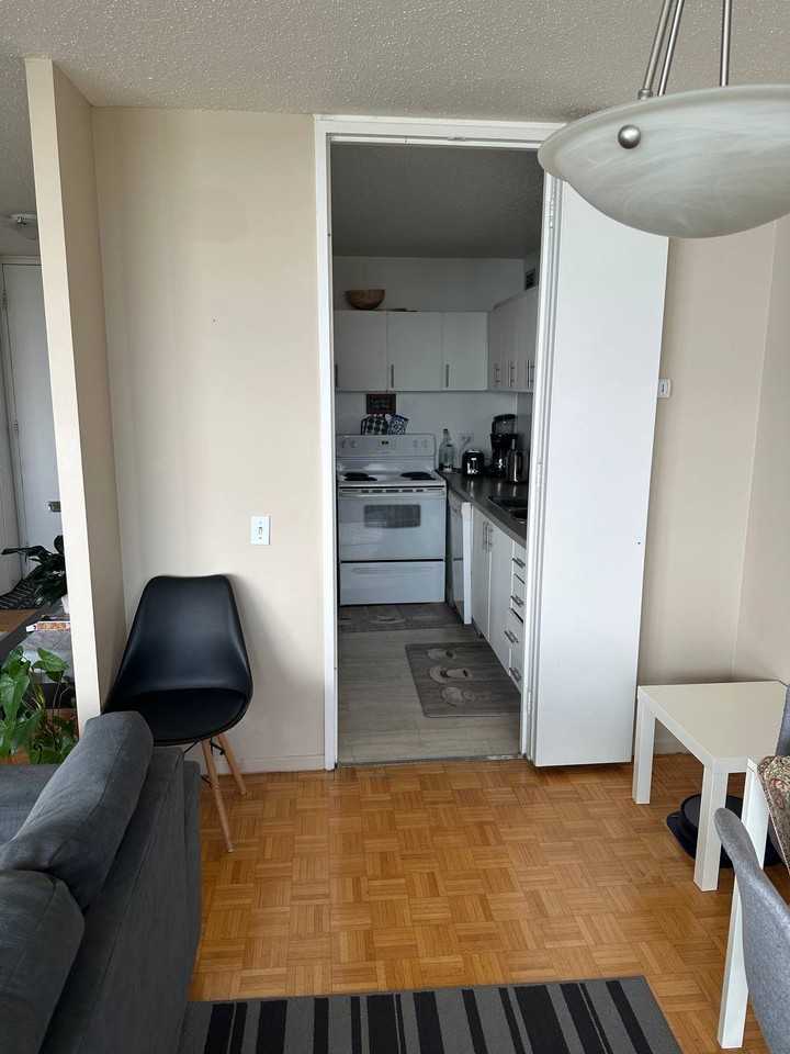 100 Rue de Gaspé - Photo 2 of 10