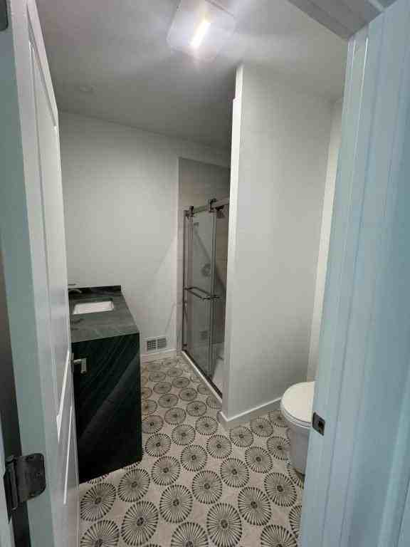 154 Oakland St - Photo 2 of 8