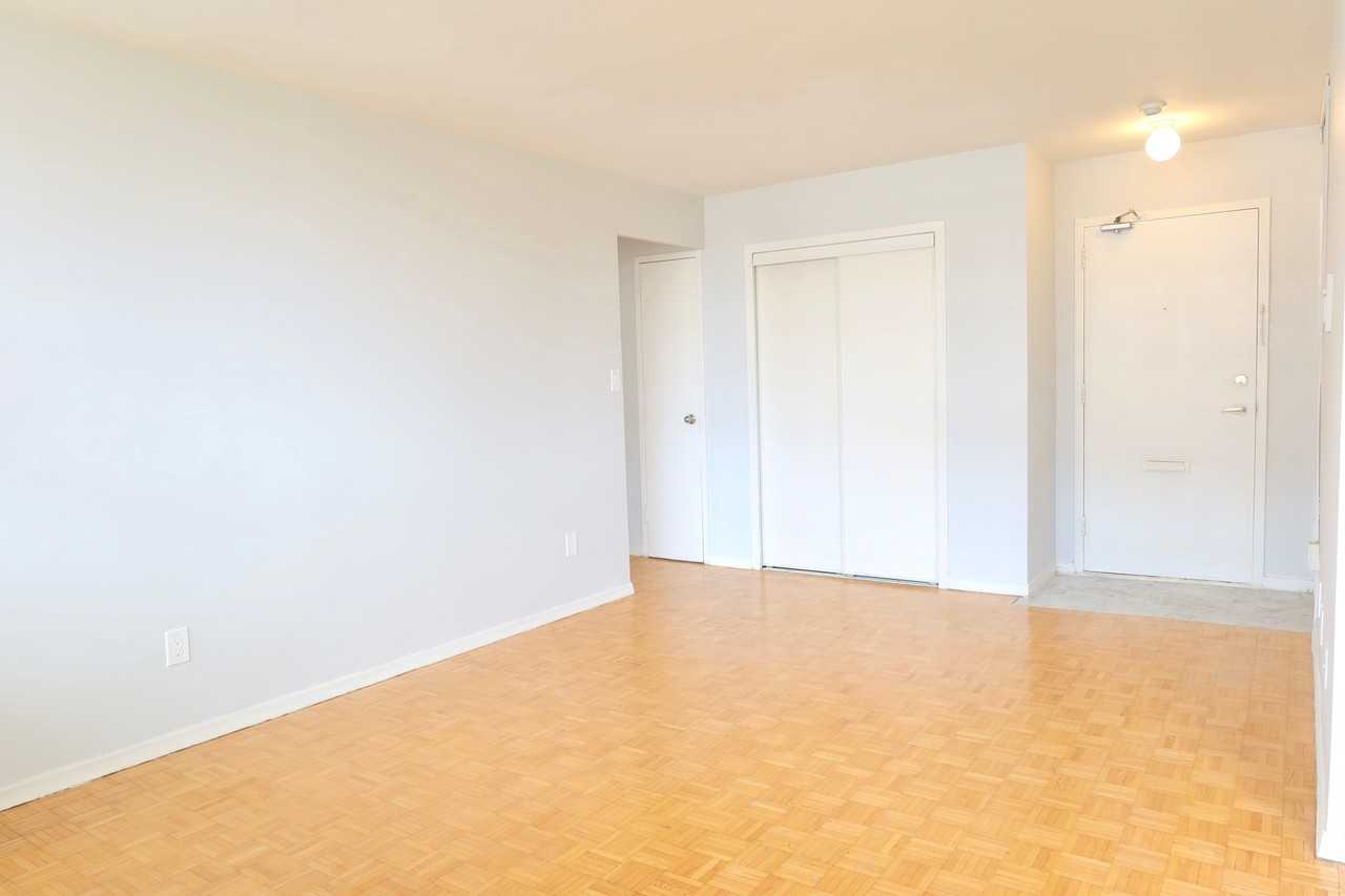 55 Cosburn Avenue - Photo 3 of 10