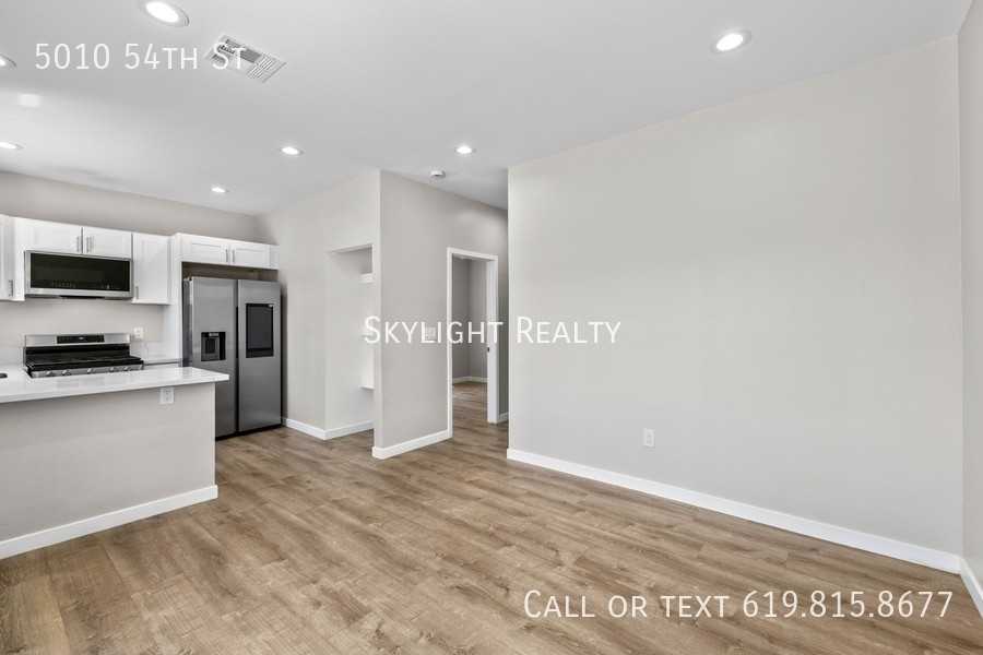 5010 54th St - Photo 2 of 12