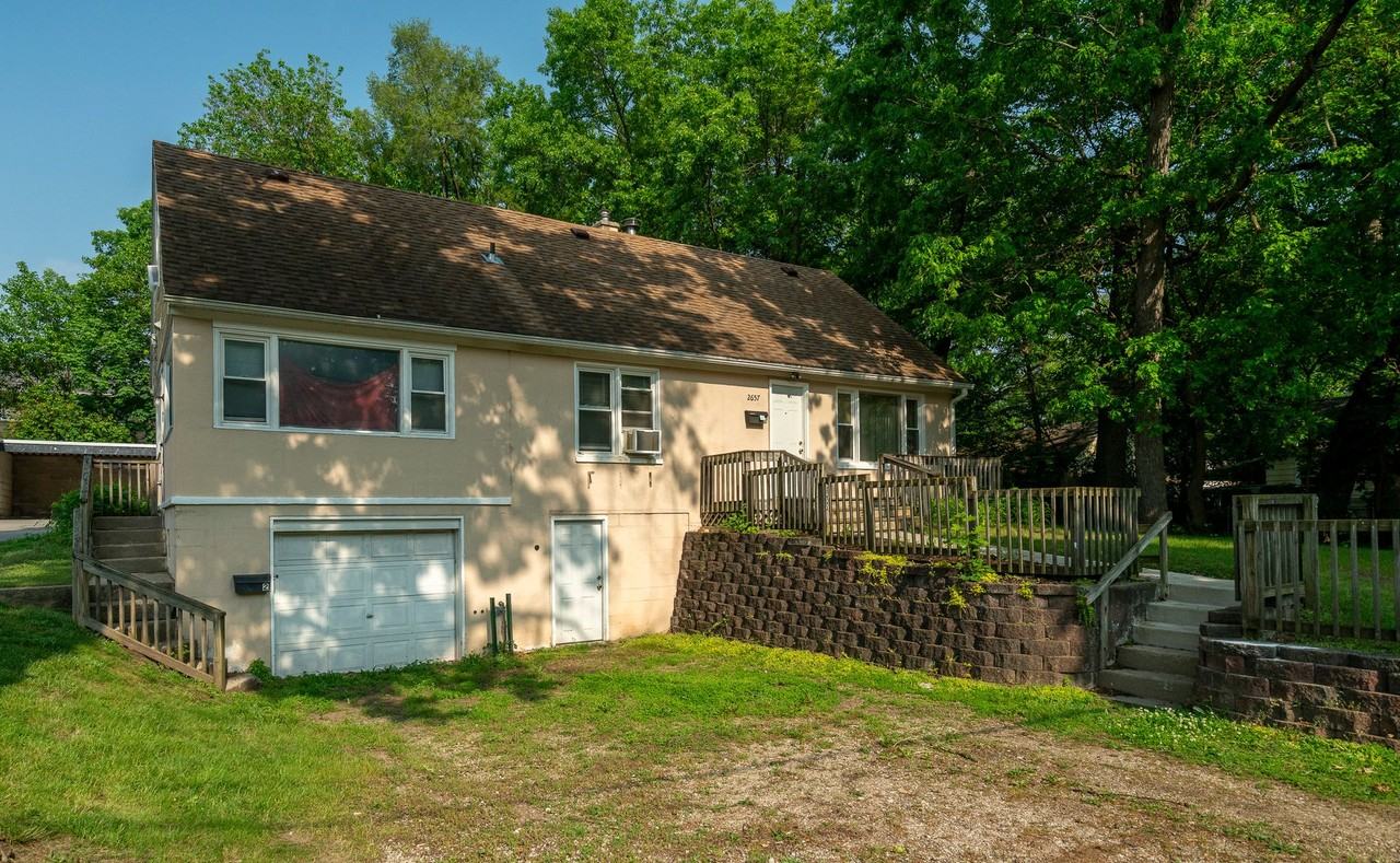 Apartment off 28th and Clyde Park Available - Photo 2 of 15