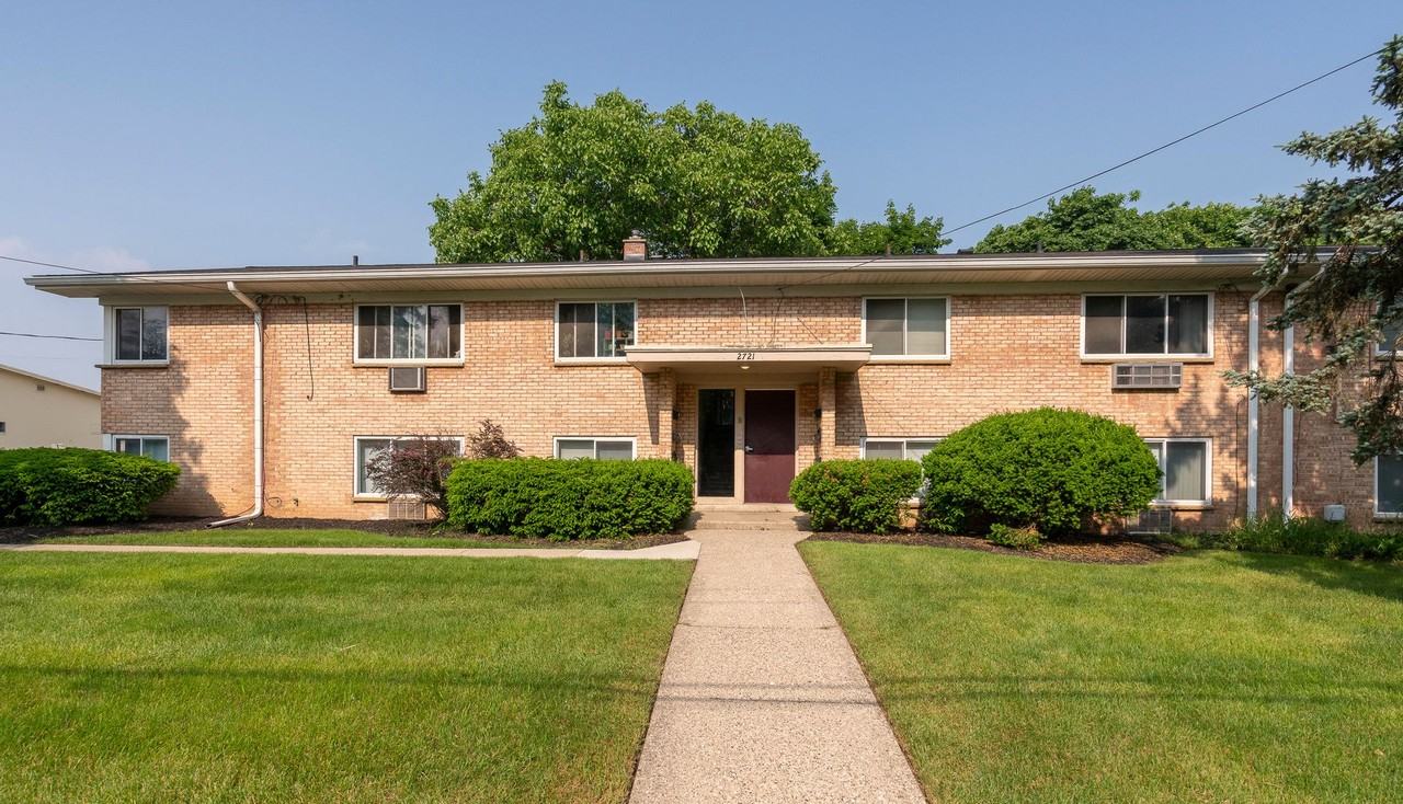 Apartment off 28th and Clyde Park Available - Photo 5 of 15