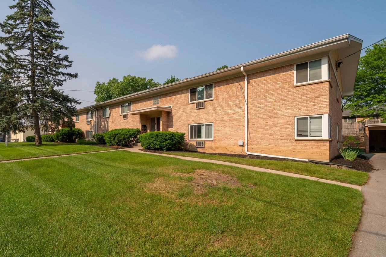 Apartment off 28th and Clyde Park Available - Photo 7 of 15