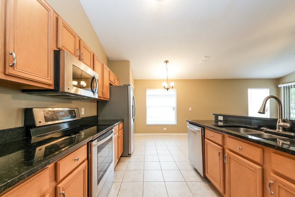 13918 Valleybrooke Ln - Photo 6 of 15