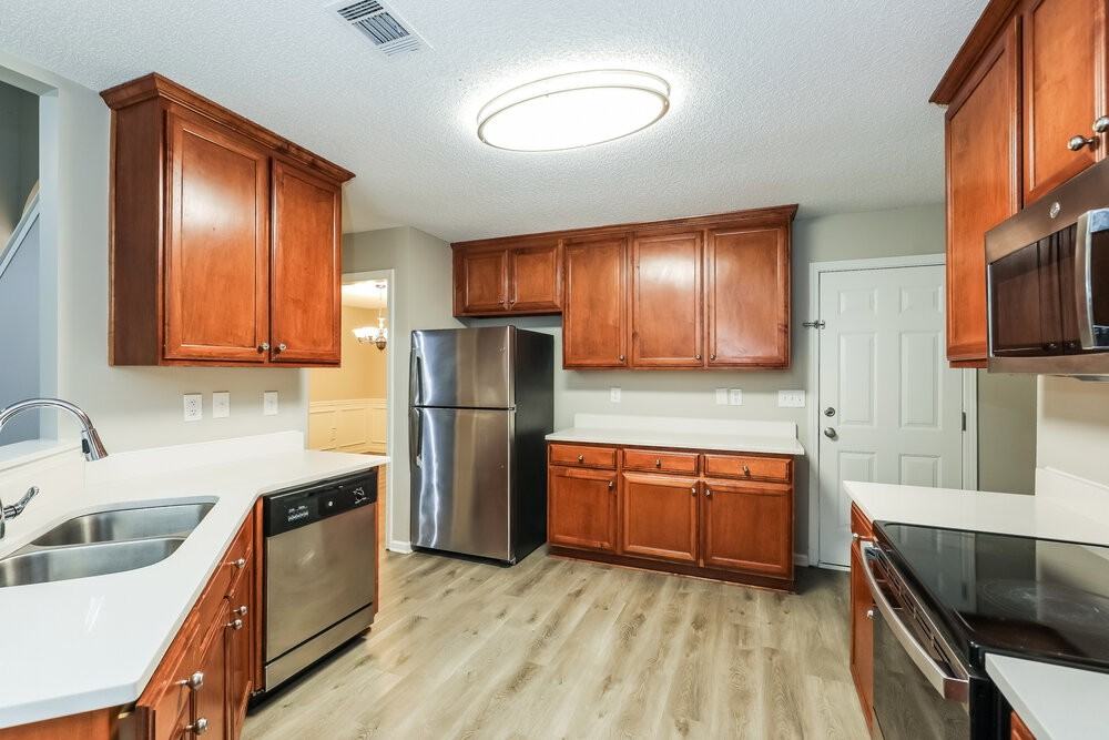 859 Betsy Ross Trl - Photo 7 of 17