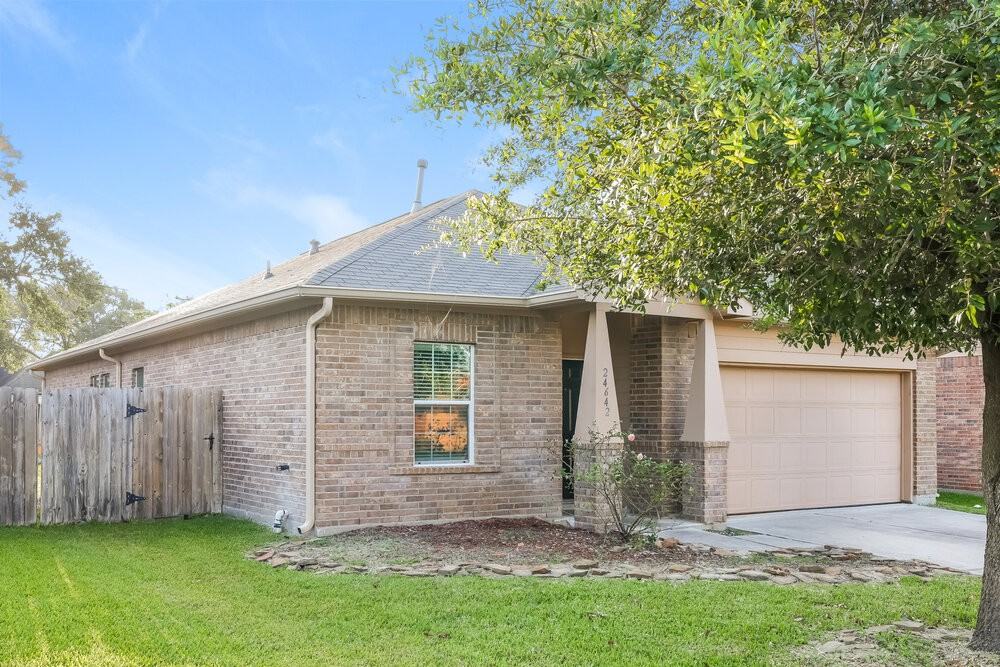 24642 Sandusky Dr - Photo 3 of 16