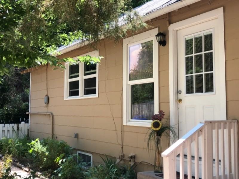 1213 Maple St - Photo 2 of 16