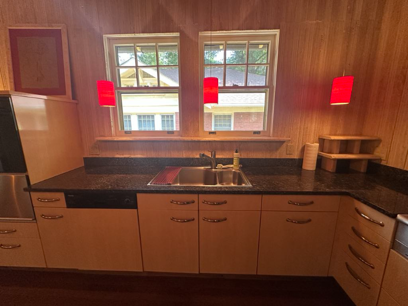 571 Page Avenue Northeast - Photo 5 of 17